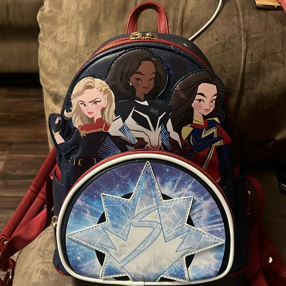 Loungefly Handbags - Loungefly